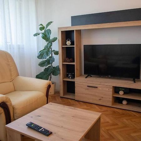 Dora Apartment Ниш Екстер'єр фото